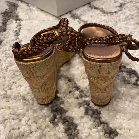 Coach - Picture 4 of 4